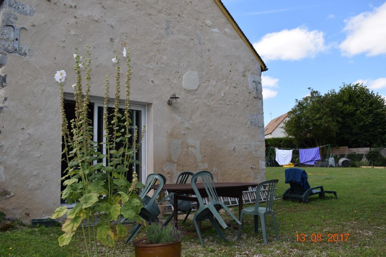 Bed and Breakfast Au Calme Houssay  Zewnętrze zdjęcie